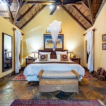 Mhlati Guest Cottages Malalane Bagian luar foto