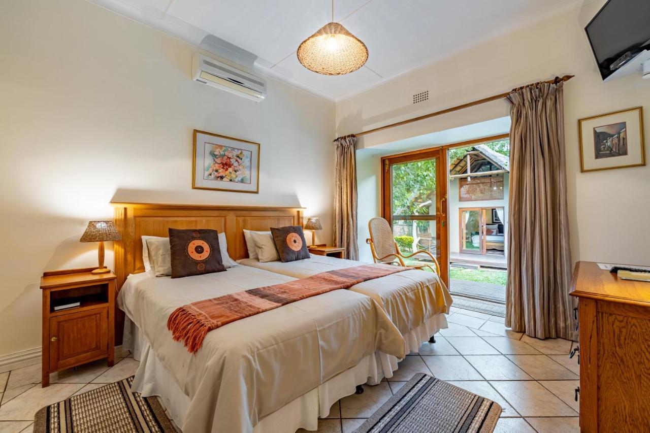 Mhlati Guest Cottages Malalane Bagian luar foto
