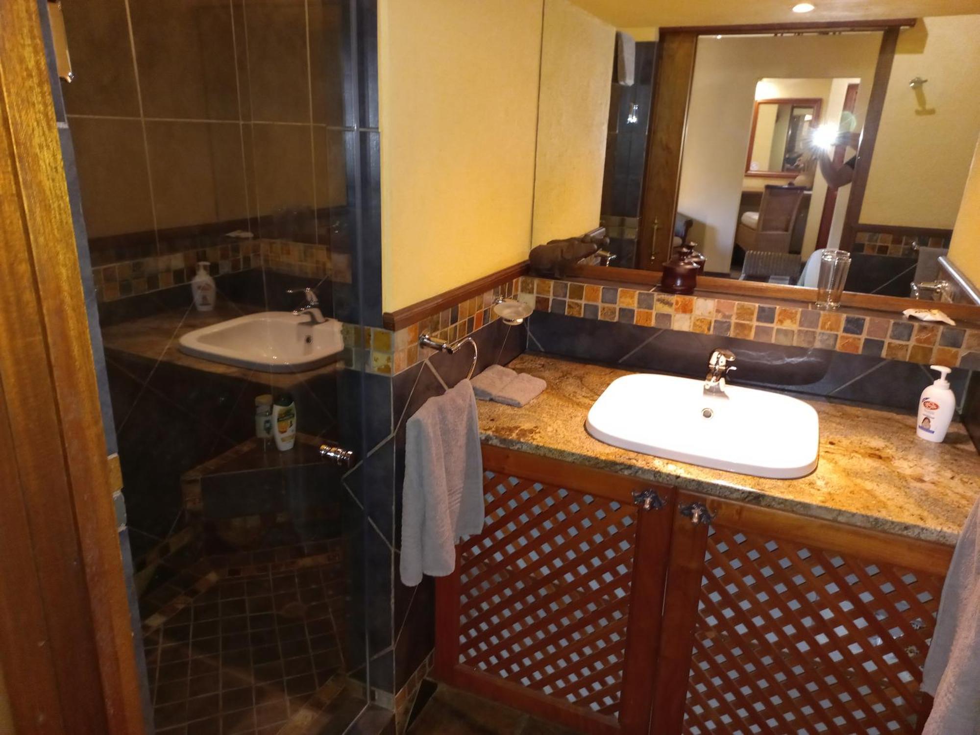Mhlati Guest Cottages Malalane Bagian luar foto